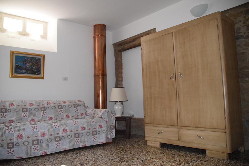 Apartment Casa Antica Chianni Buitenkant foto